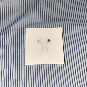 Apple AirPods Generation 2 w/charging case